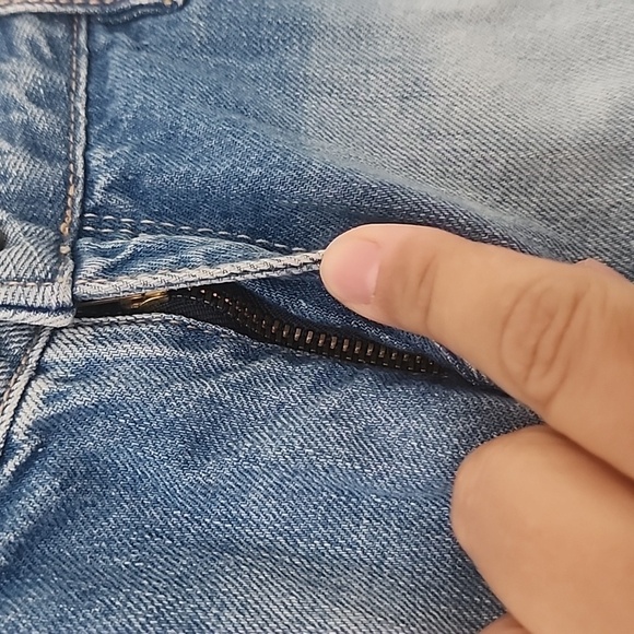 Fiorucci Vintage Blue Denim Cuffed Shorts Embroired Diamond Ring Size 28 - Picture 7 of 11